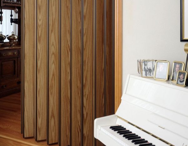 Woodfold Series 220V Vinyl Laminate Accordion Doors